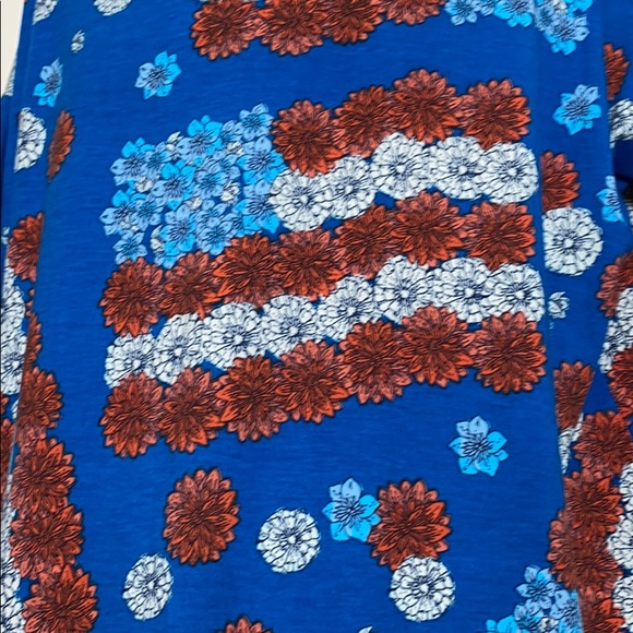 LuLaRoe Irma Top - Picture 3 of 5